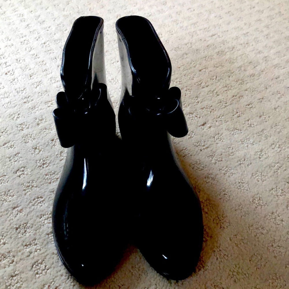Henry Ferrera black rain boots with bow - Size 8